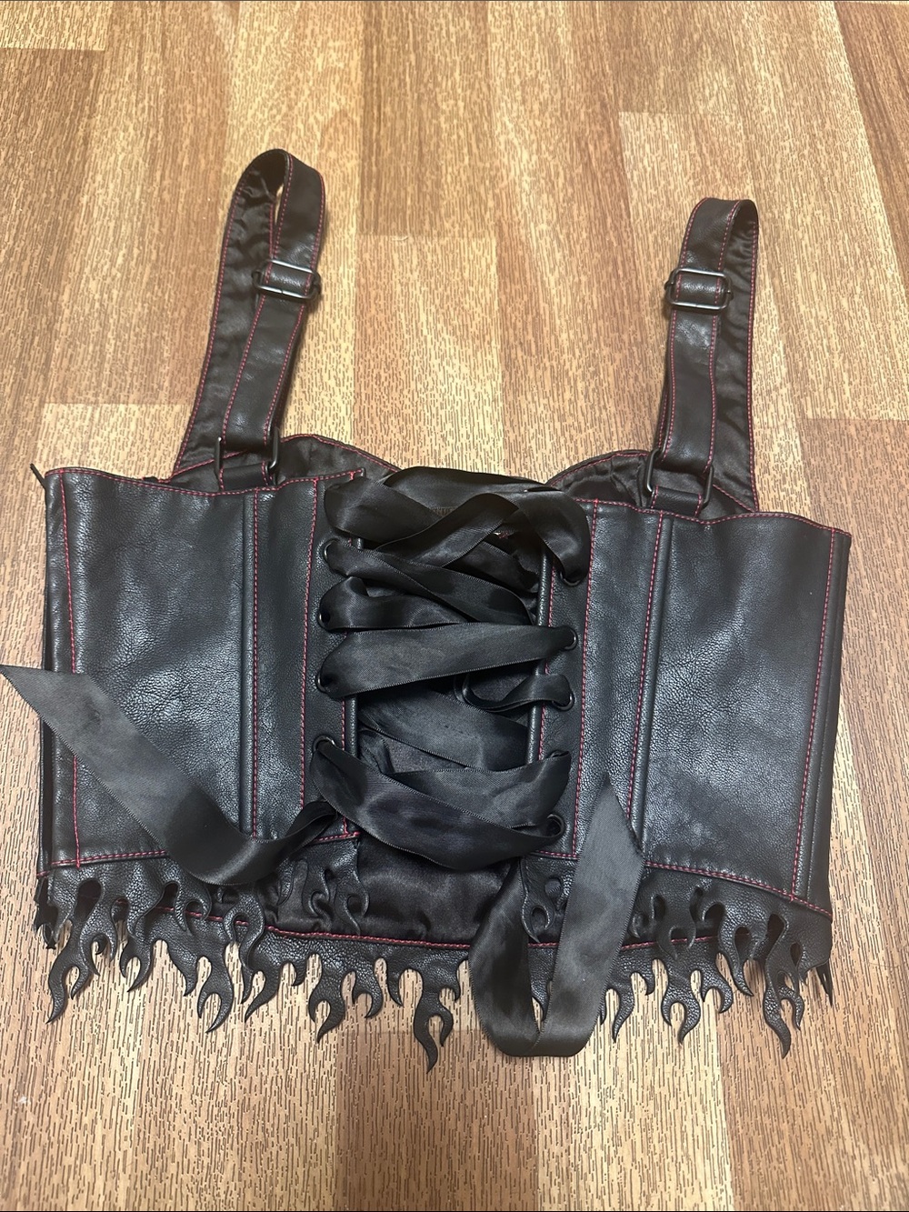 DOLLS KILL x Hot Stuff Casper RETURN TO HELL VEGAN LEATHER CORSET sz S - Picture 6 of 6